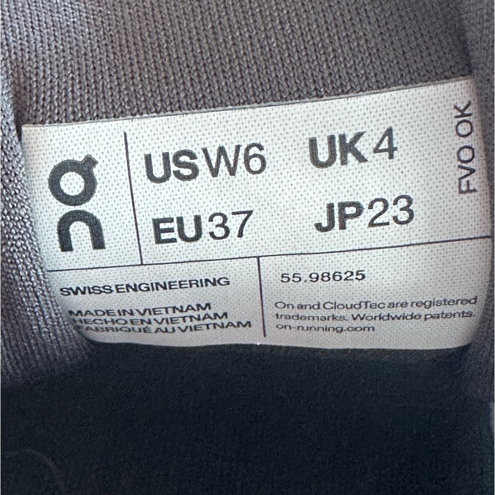 On Running Women's Cloudgo Sneakers, Sz. 6 - Picture 4 of 8